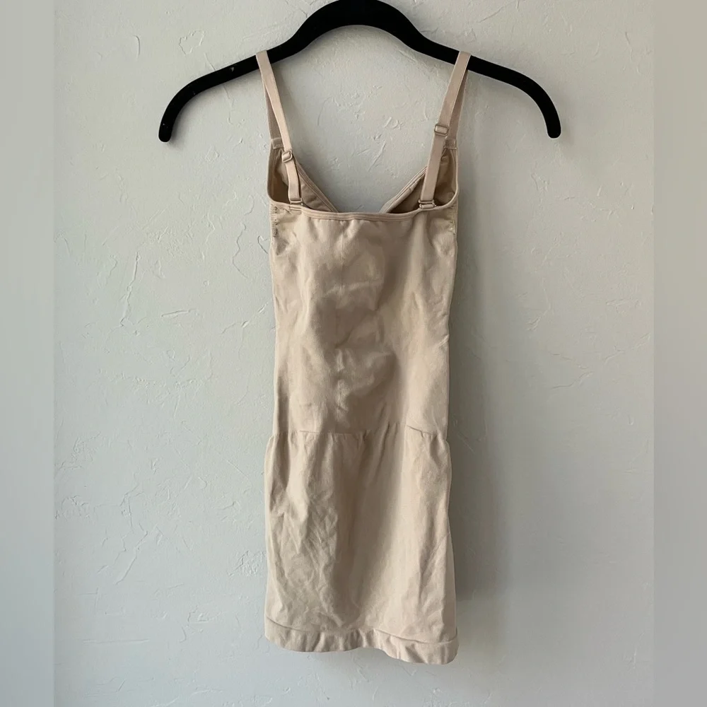✨NEW SKIMS SEAMLESS SCULPTING SLIP DRESS CLAY L - Picture 5 of 5